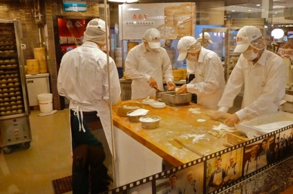 Preparing dumplings in Din Tai Fung